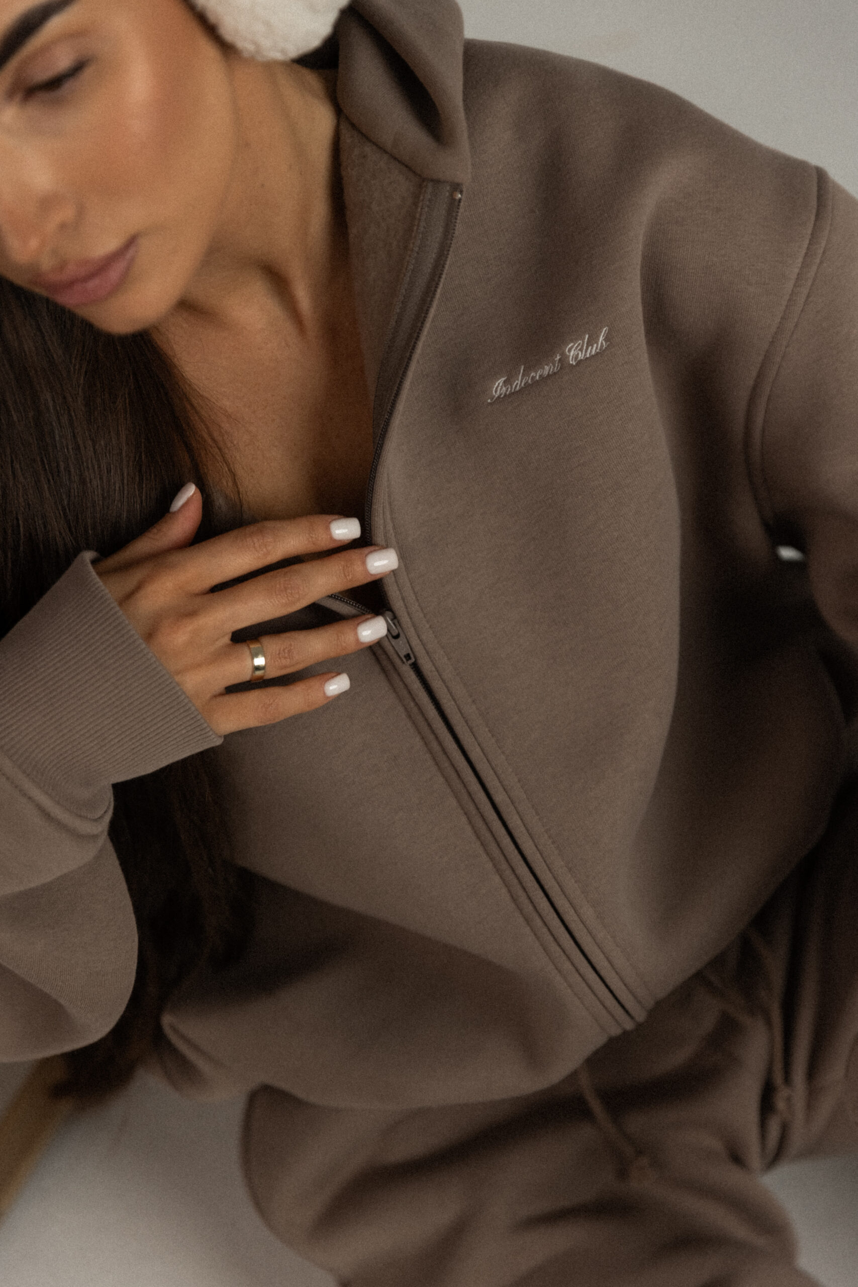 ZIP HOODIE IN MOCHA - Image 3