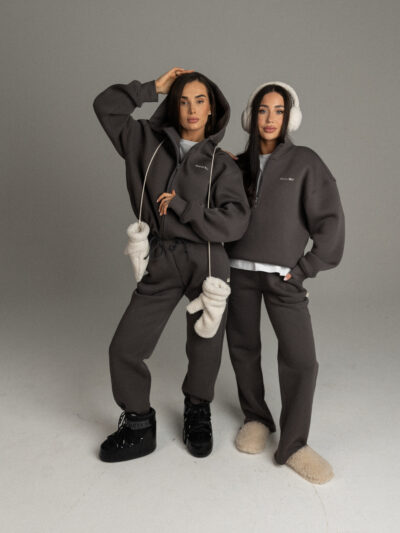 HALF ZIP SWEATSHIRT IN DARK GRAY