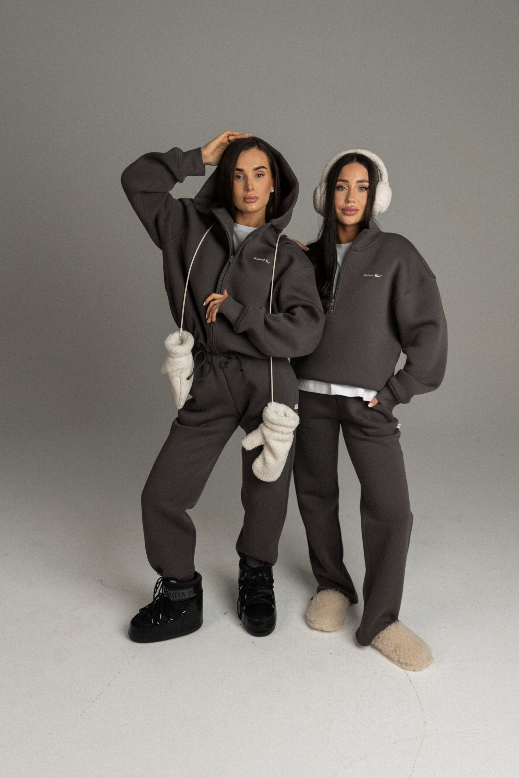 ZIP HOODIE IN DARK GRAY - Image 3